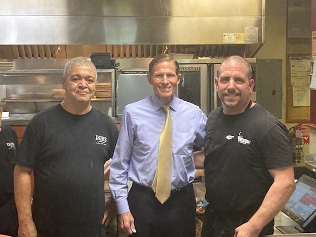 Blumenthal visited Dom’s Broad Street Eatery of Windsor, the host of a fundraiser in support of Ukraine.
